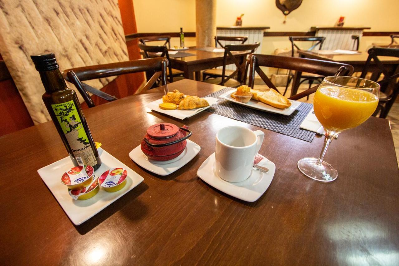 Hostal Los Canteros Golmayo ภายนอก รูปภาพ