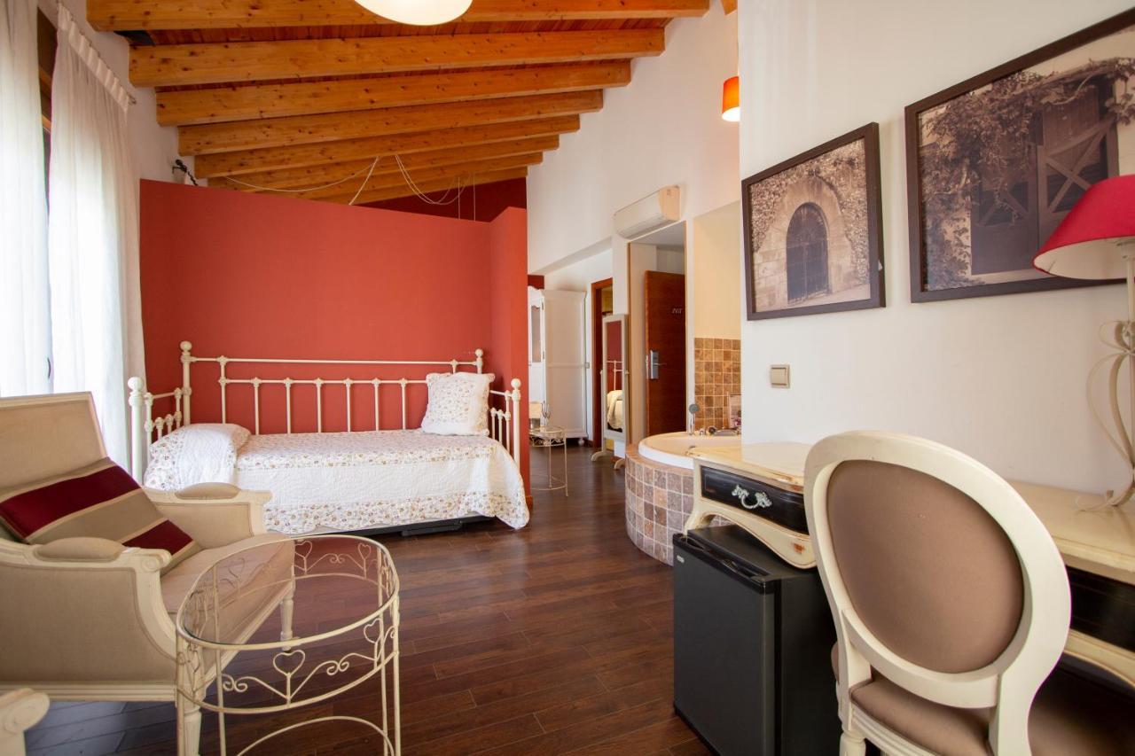 Hostal Los Canteros Golmayo ภายนอก รูปภาพ