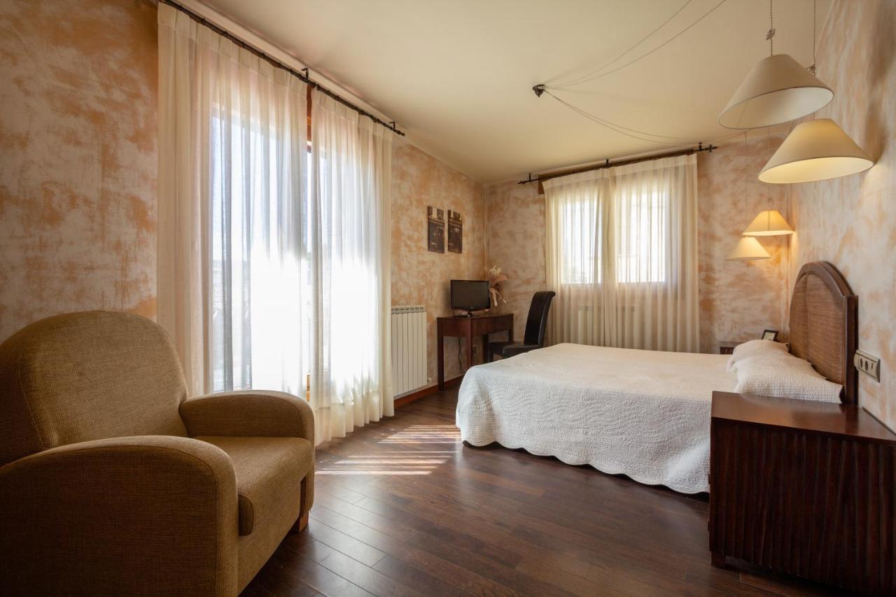 Hostal Los Canteros Golmayo ภายนอก รูปภาพ