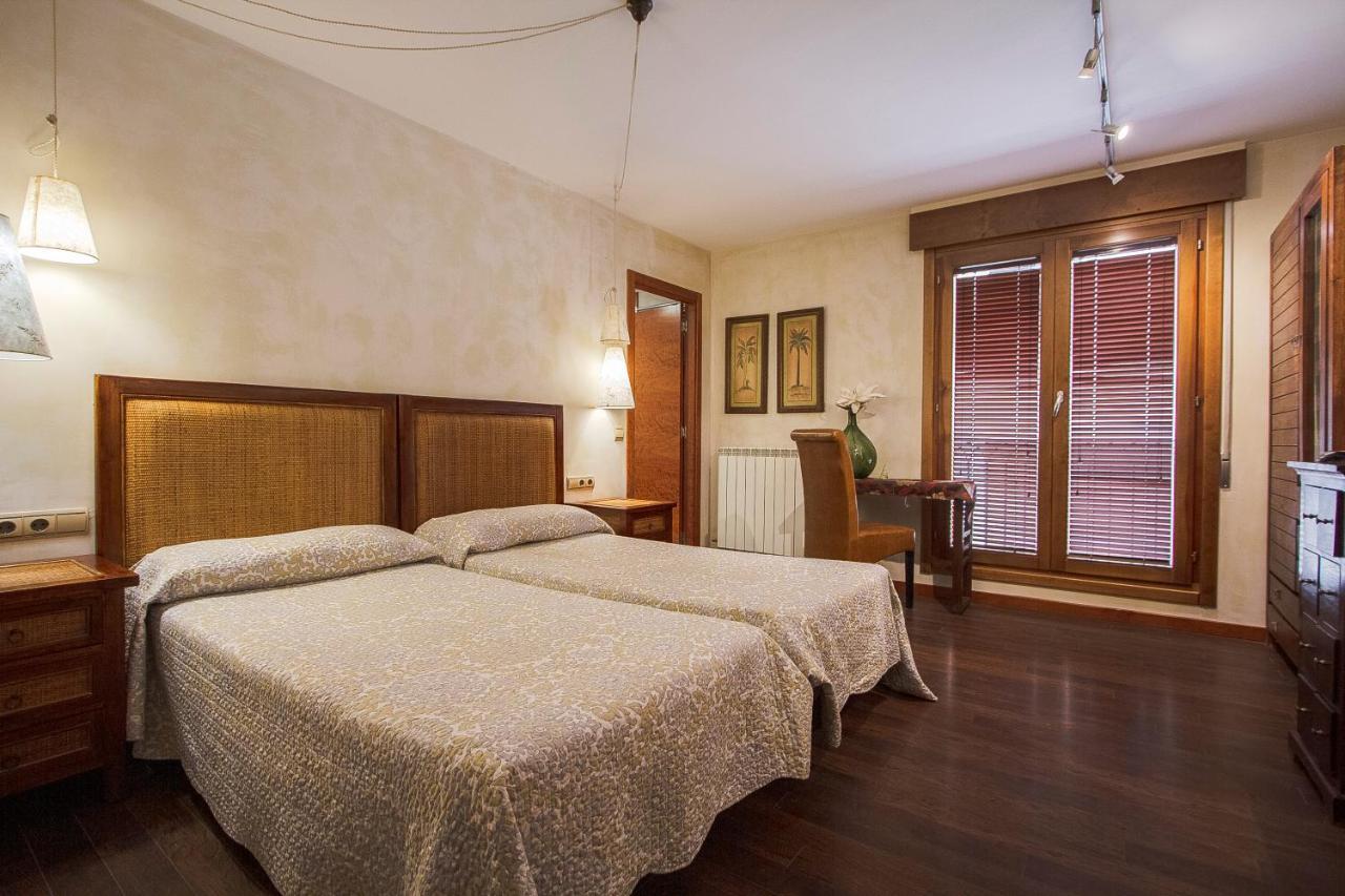 Hostal Los Canteros Golmayo ภายนอก รูปภาพ